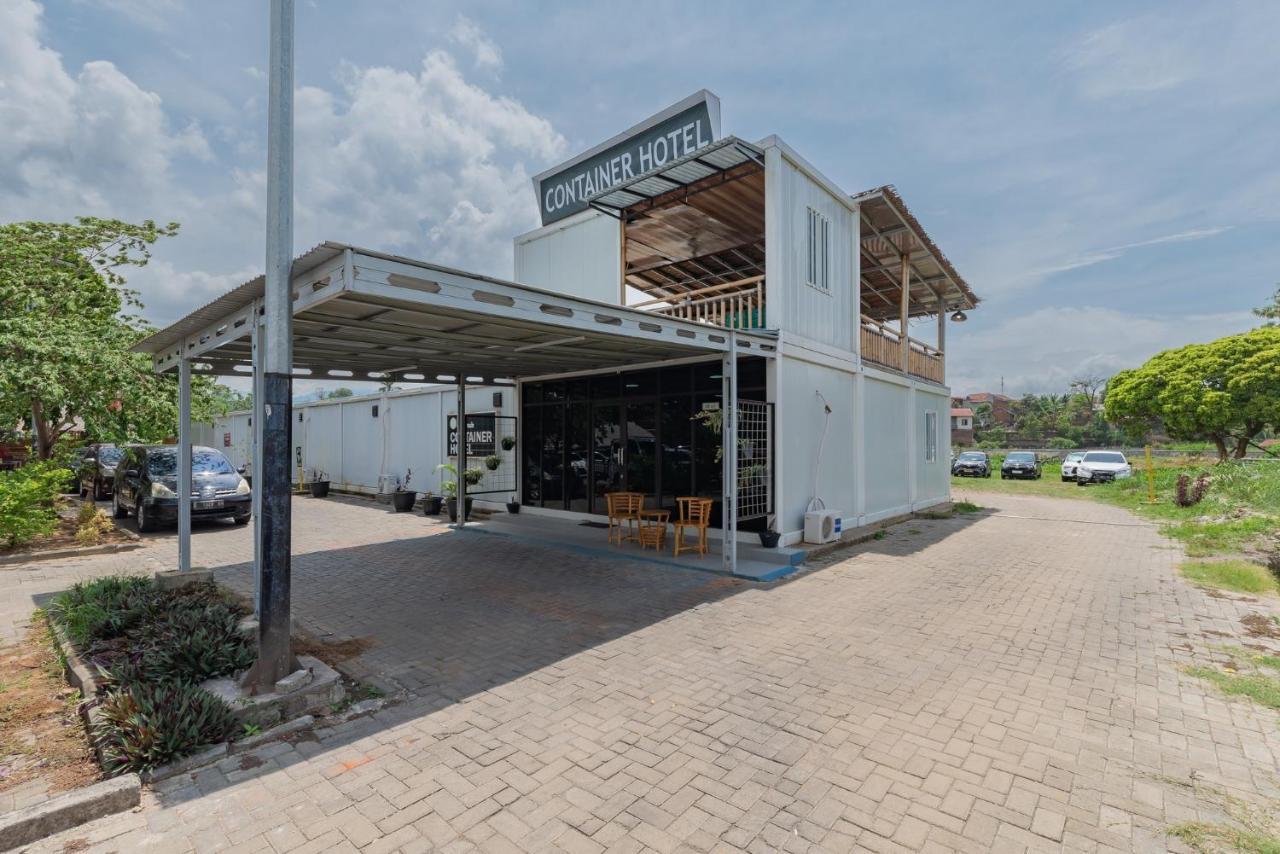 Reddoorz Container @ Teras Cimanuk Garut Hotel Bagian luar foto